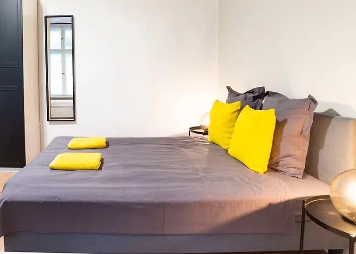 Lägenhet Spacious Two Br Ac Selfcheckin