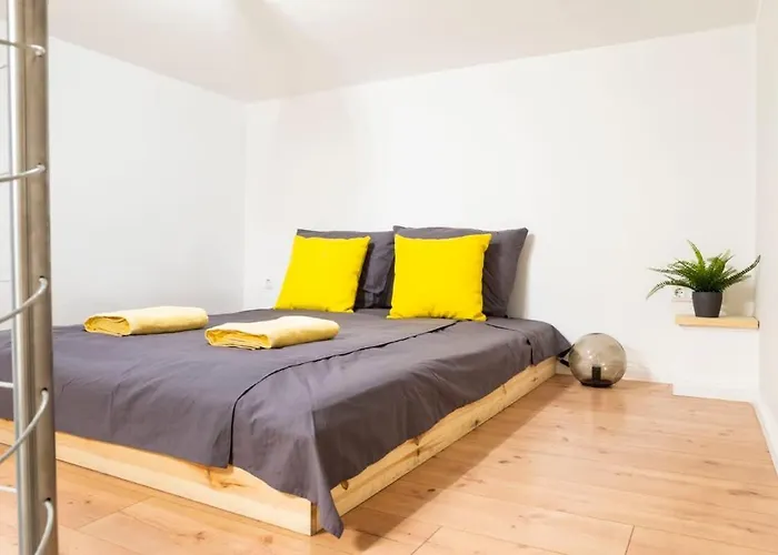 Spacious Two Br Ac Selfcheckin Berlin