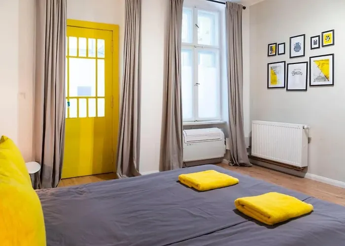 Spacious Two Br Ac Selfcheckin