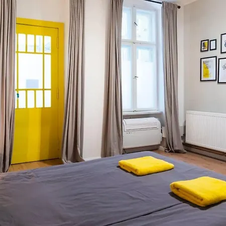 Spacious Two Br Ac Selfcheckin